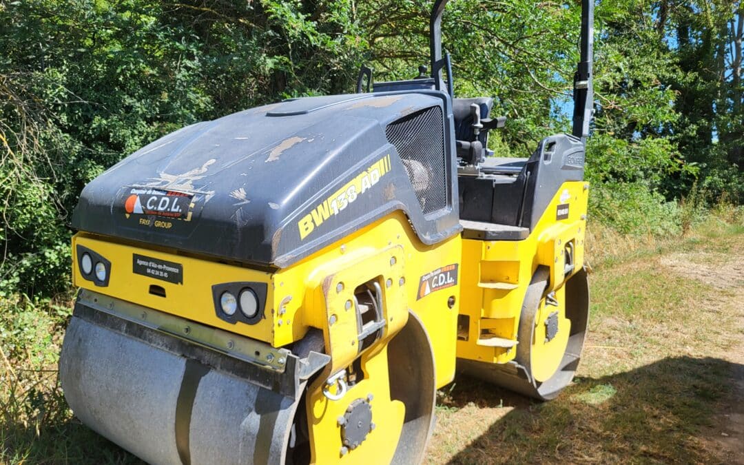 Technicité et précision : intervention sur un compacteur Bomag et un moteur Kubota