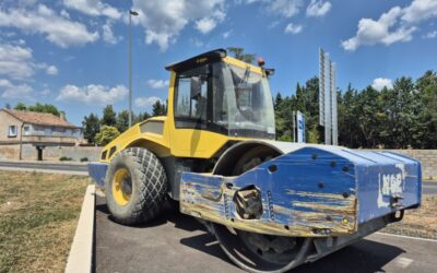 Un rouleau BOMAG à l’arrêt : EQUIP+ fait appel à BH Service !